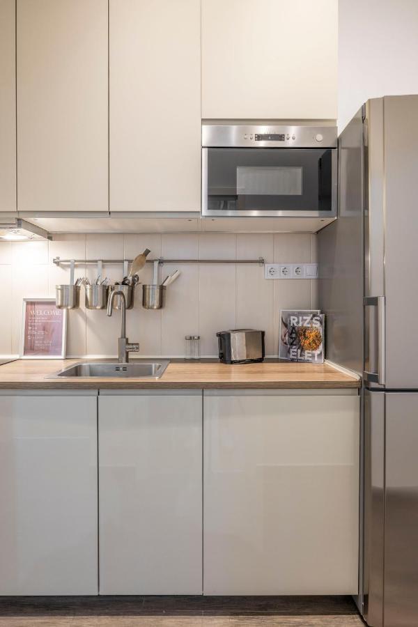 Central Grand Apartment With 5Bedrm 2Bathroom Budapest Eksteriør billede