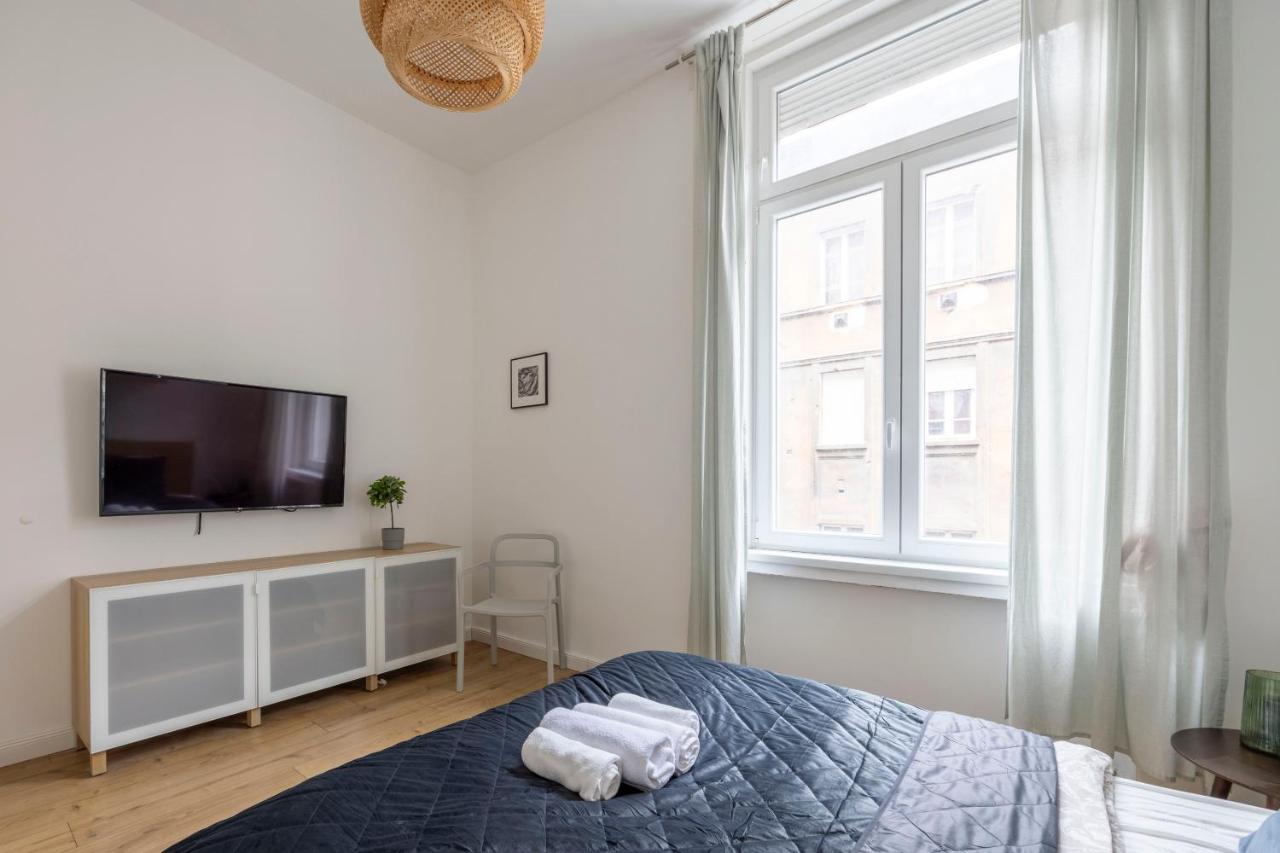 Central Grand Apartment With 5Bedrm 2Bathroom Budapest Eksteriør billede
