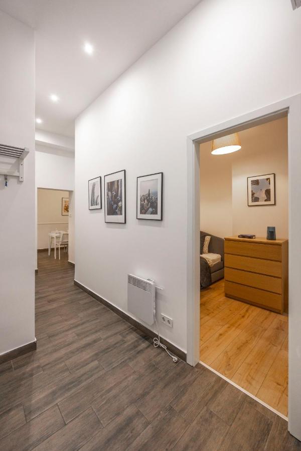 Central Grand Apartment With 5Bedrm 2Bathroom Budapest Eksteriør billede