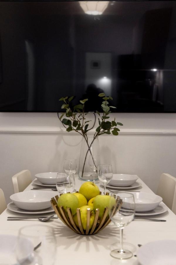 Central Grand Apartment With 5Bedrm 2Bathroom Budapest Eksteriør billede