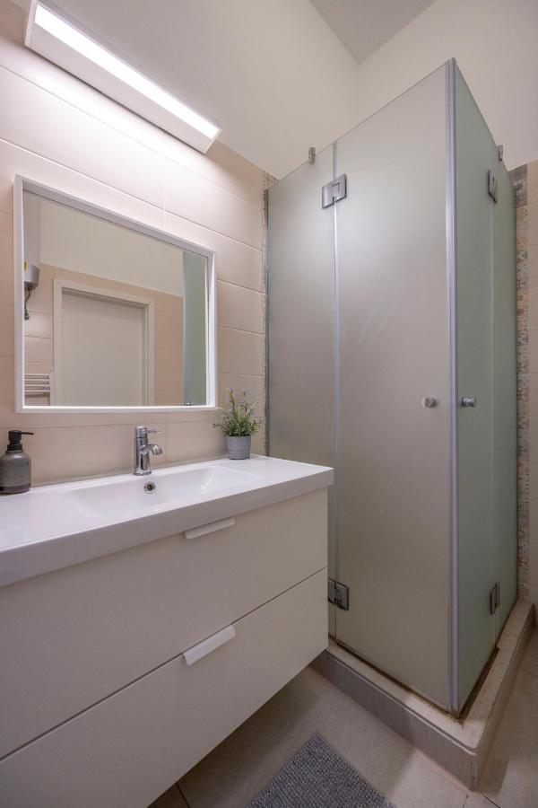Central Grand Apartment With 5Bedrm 2Bathroom Budapest Eksteriør billede