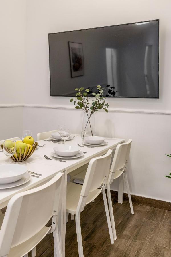 Central Grand Apartment With 5Bedrm 2Bathroom Budapest Eksteriør billede