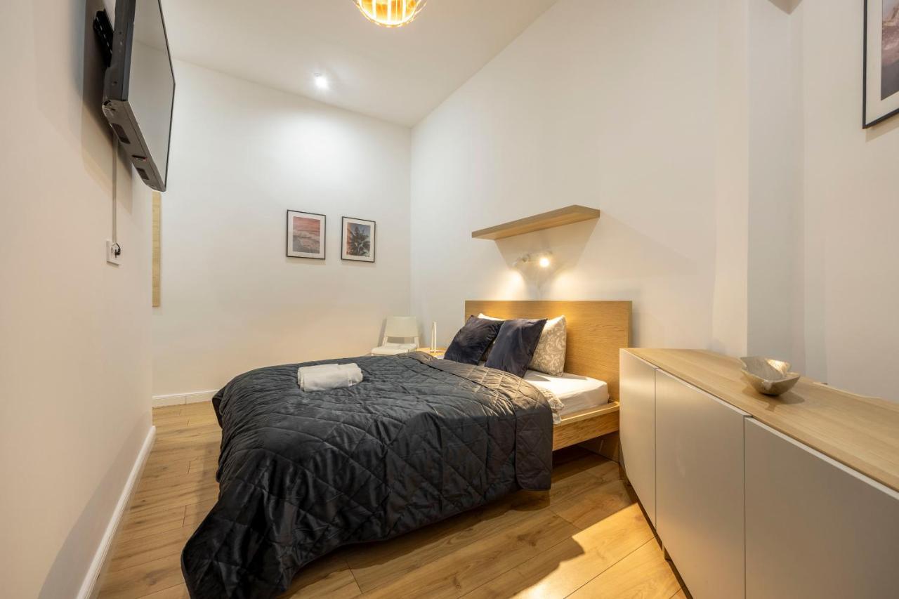 Central Grand Apartment With 5Bedrm 2Bathroom Budapest Eksteriør billede